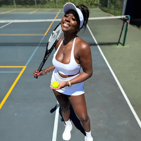 Two piece white tennis sports bra and skort - Picture 9 of 9